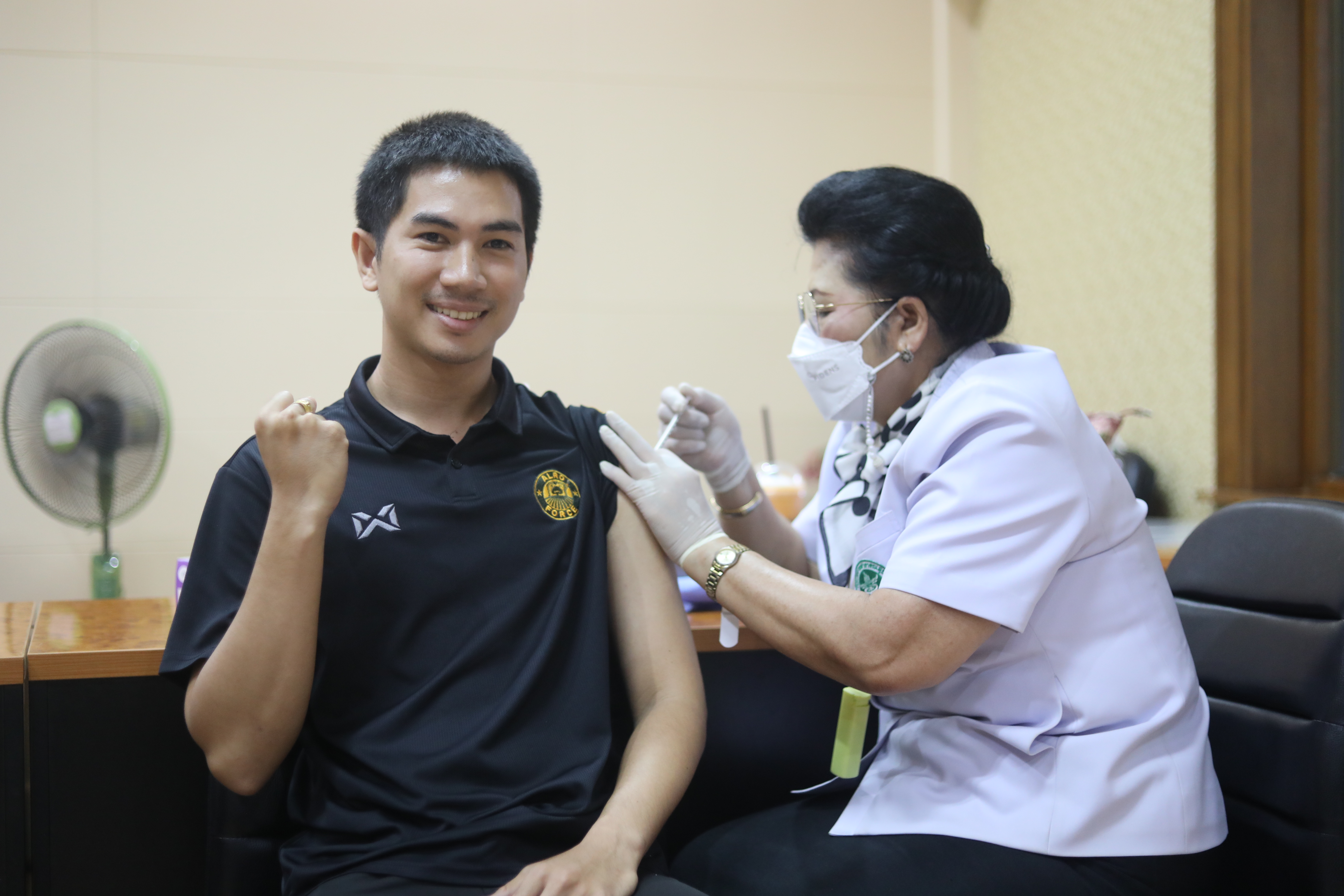 title - ส.ป.ก. จัดสวัสดิการฉีดวัคซีนป้องกันไข้หวัดใหญ่ ชนิด 3 สายพันธุ์ให้กับบุคลากร